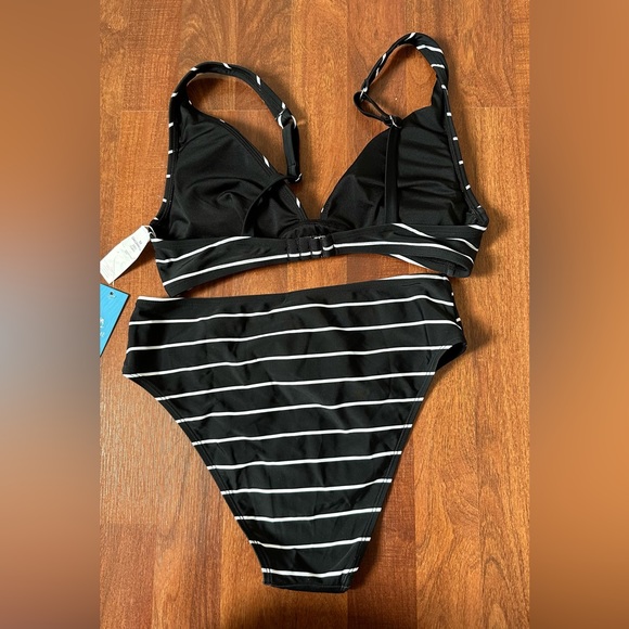 NWT Black & White Stripe Bikini Size Medium - Picture 4 of 4